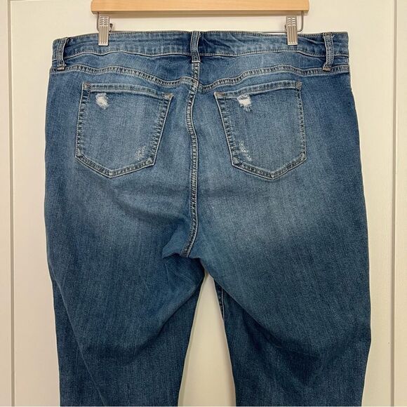 Torrid Jeans Womens Size 18 Blue Ex-Boyfriend Straight Distressed Stretch Denim - Picture 6 of 16